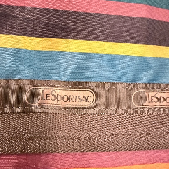 LeSportsac Medium Duffel/Weekender Tote - Picture 4 of 7